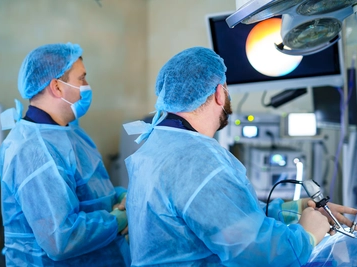 Spinal surgery by surgeons in the operating room